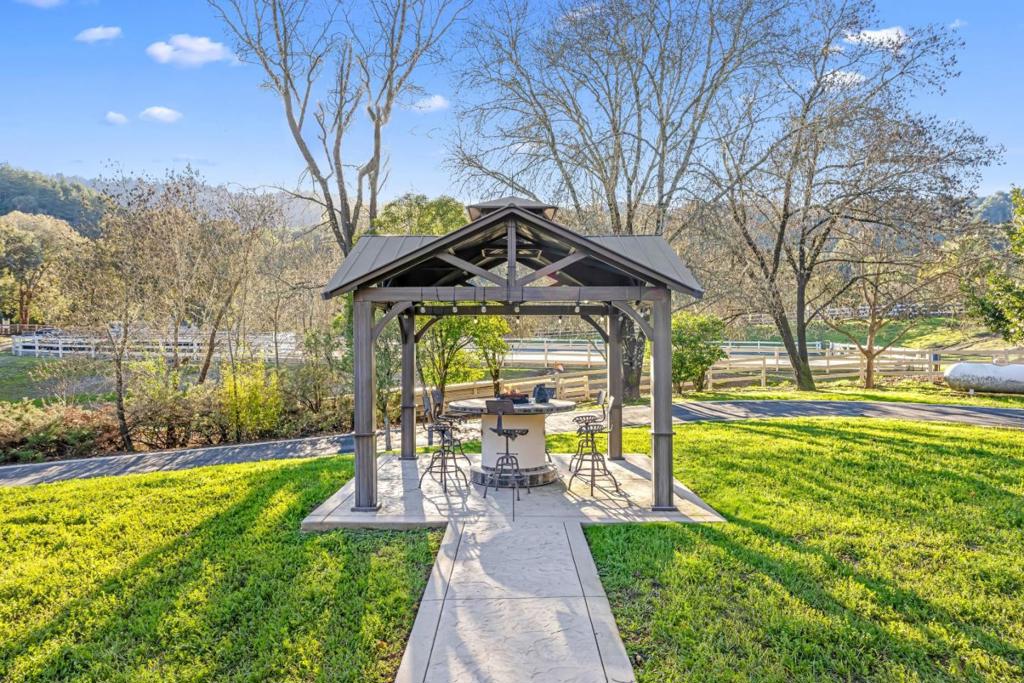6915 Redwood Retreat Road Property Photo 69