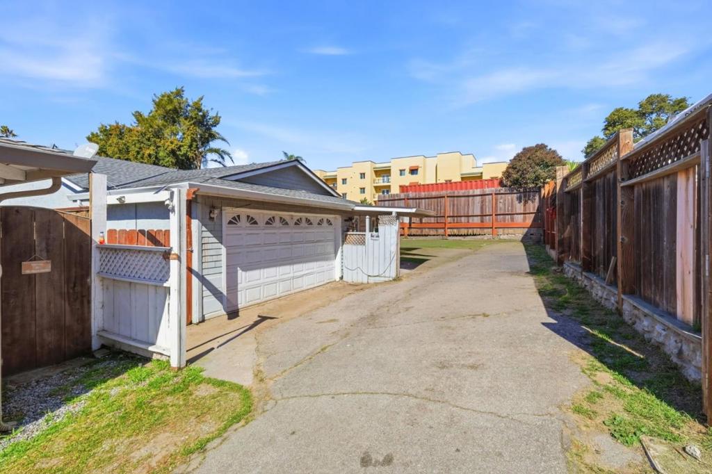 319 Jessie Street Property Photo 8