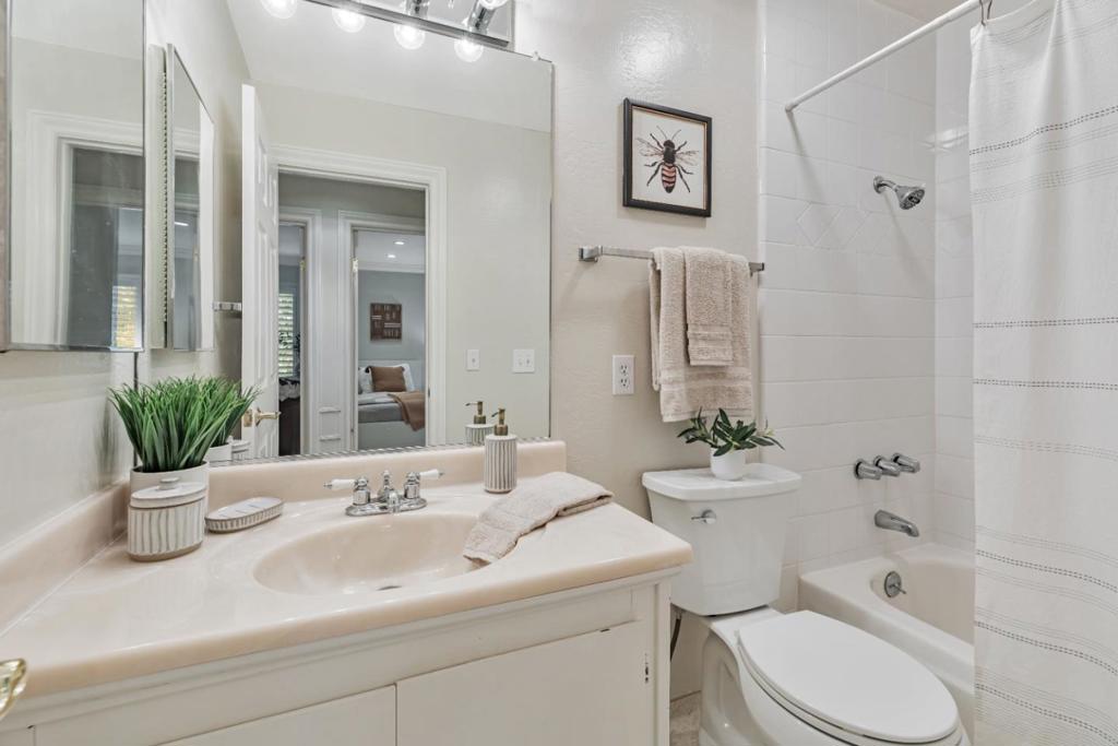 1210 Golden Oaks Lane Property Photo 18
