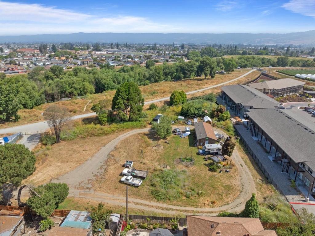 124 Gonda Street Property Photo 3