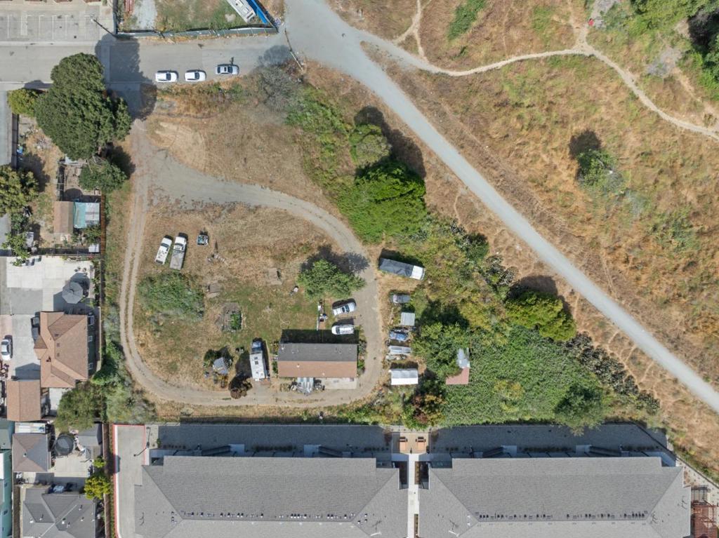 124 Gonda Street Property Photo 13