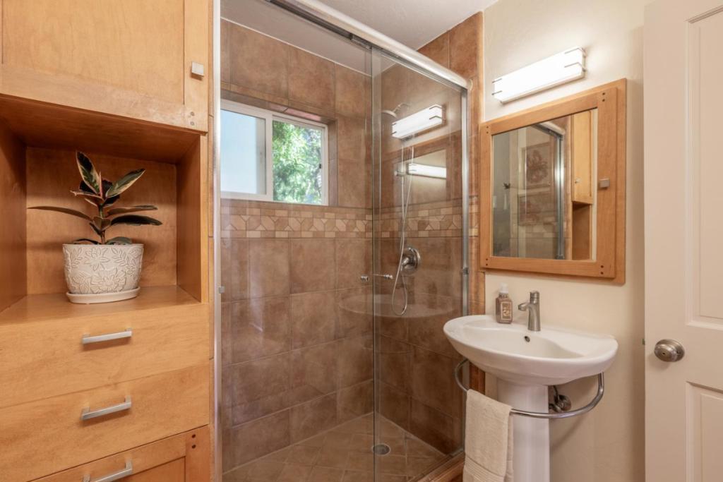 1105 Funston Avenue Property Photo 10