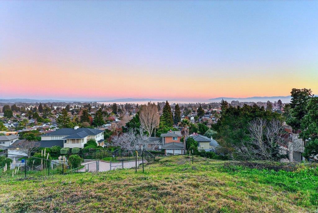 760 Escalona Drive Property Photo 7