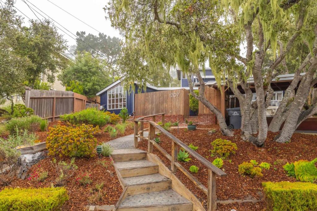 1207 Presidio Boulevard Property Photo 4