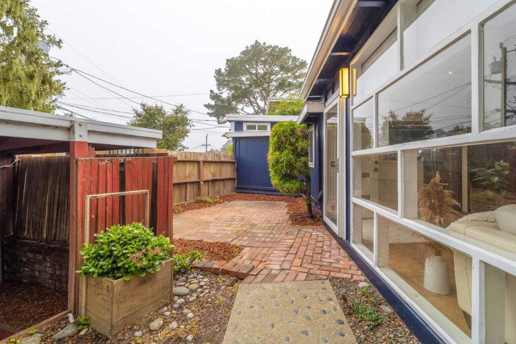 1207 Presidio Boulevard Property Photo 8