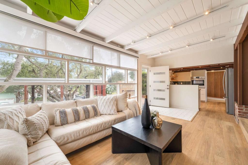 1207 Presidio Boulevard Property Photo 10