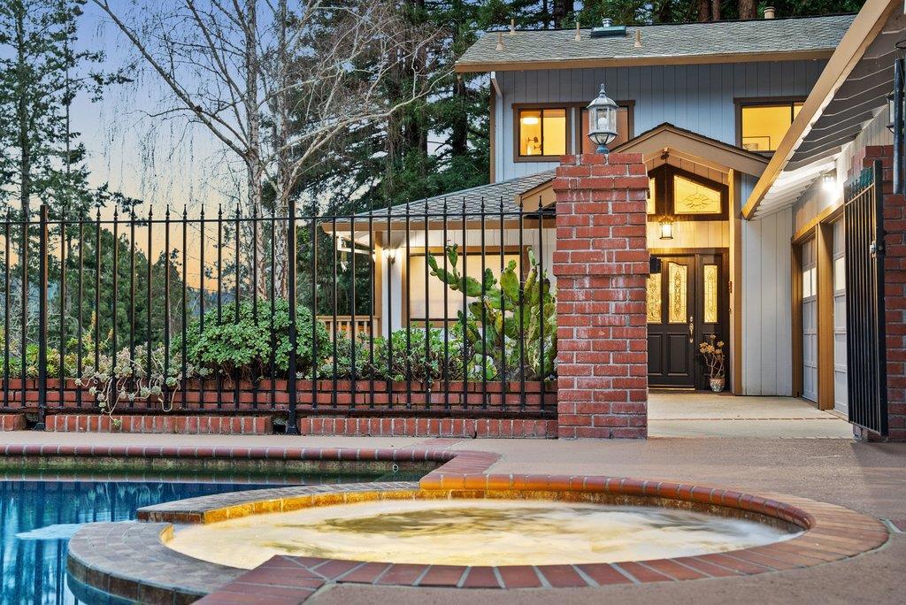 350 Aurora Road Property Photo 10
