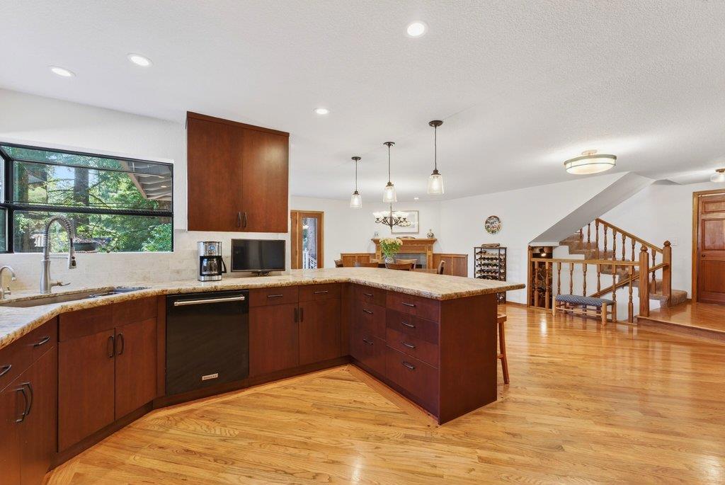 350 Aurora Road Property Photo 20