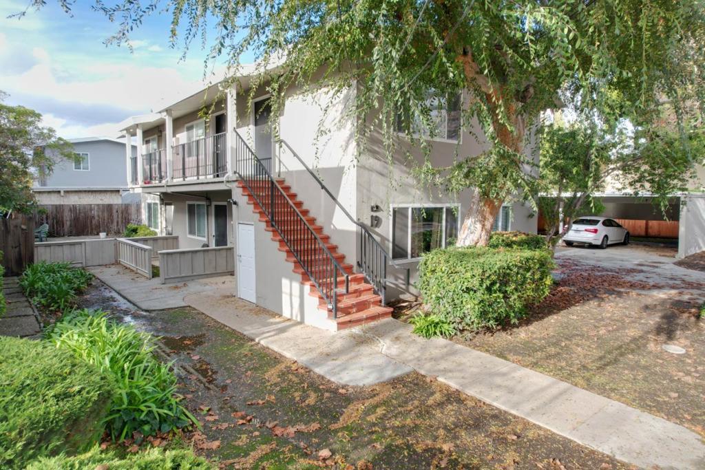 19 E 41st Place Property Photo 1