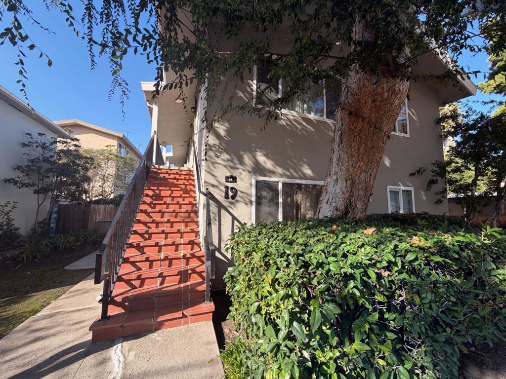 19 E 41st Place Property Photo 2