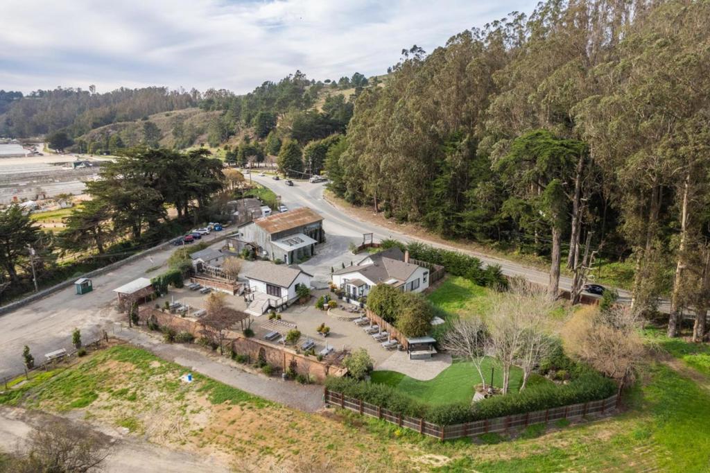 12341 San Mateo Road Property Photo 6