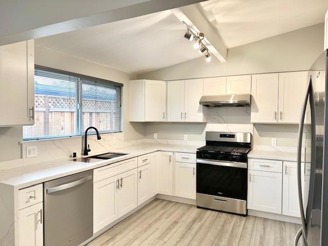1864 Loyola Drive Property Photo 4
