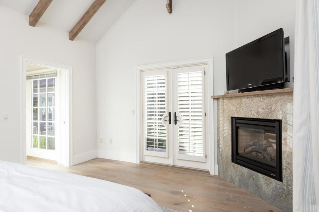 26334 River Park Place Property Photo 12