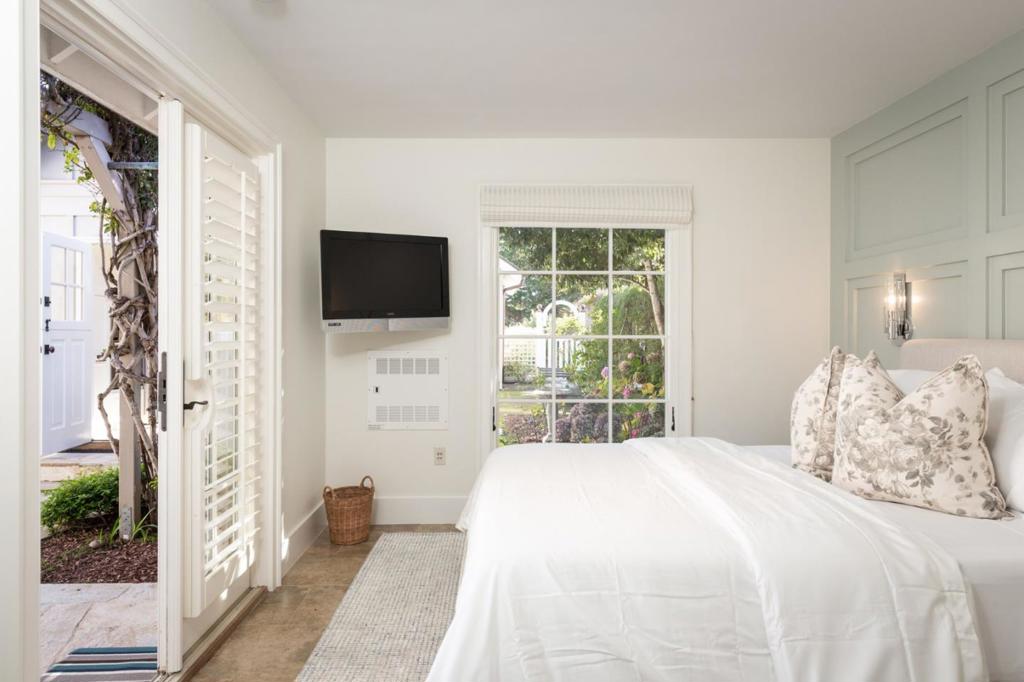 26334 River Park Place Property Photo 17