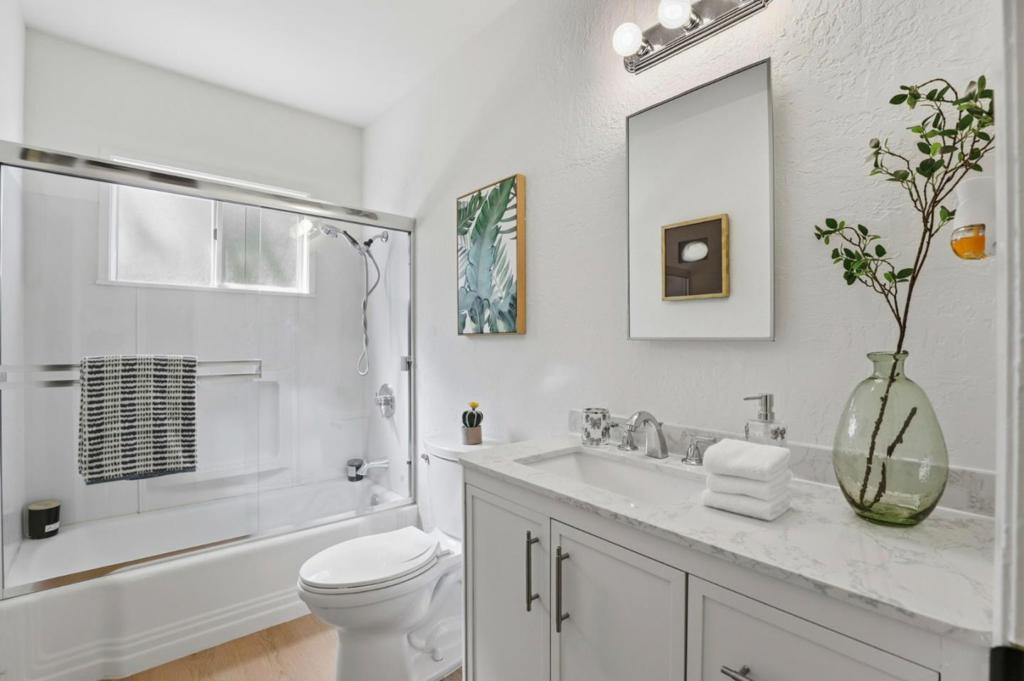 21430 Bertram Road Property Photo 15