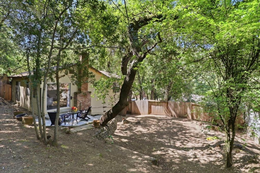 21430 Bertram Road Property Photo 20