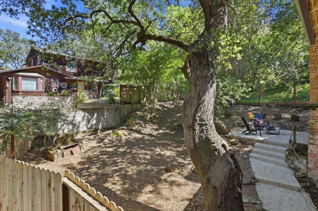 21430 Bertram Road Property Photo 23