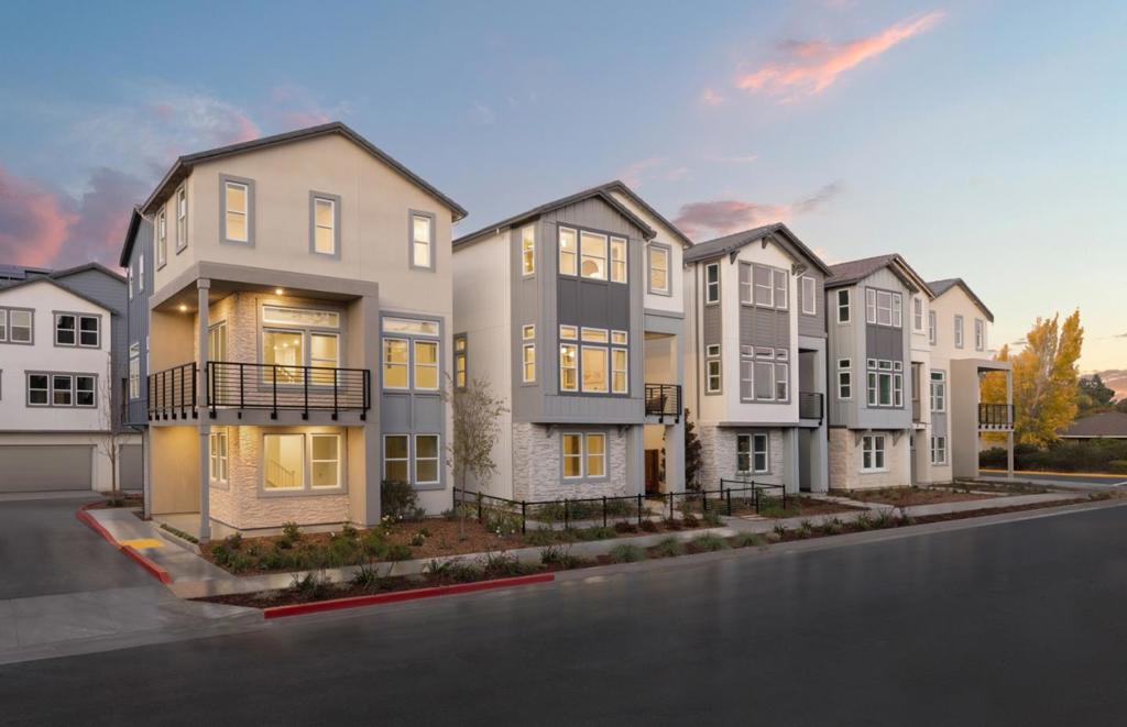 281 Llewellyn Avenue 014-18 - Plan 2 Property Photo 1