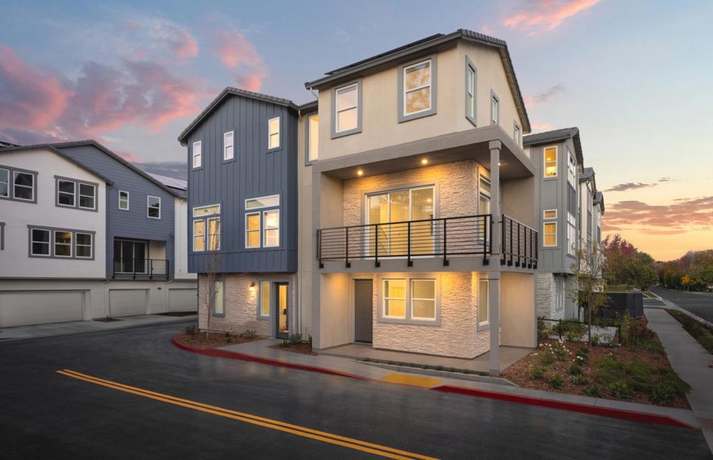 281 Llewellyn Avenue 014-18 - Plan 2 Property Photo 2