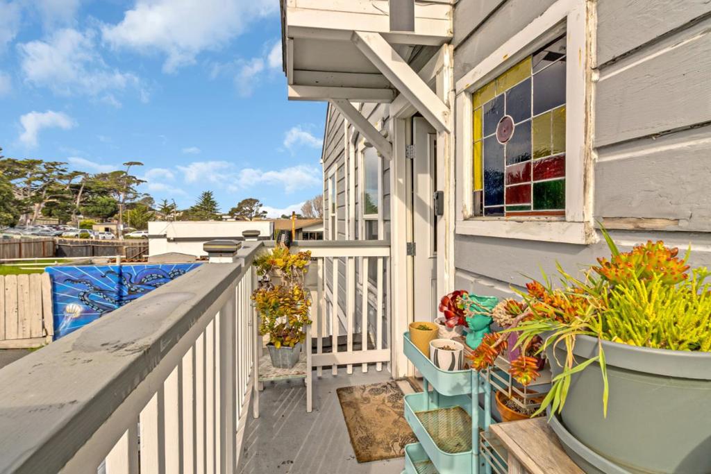 883 Lighthouse Avenue Property Photo 16