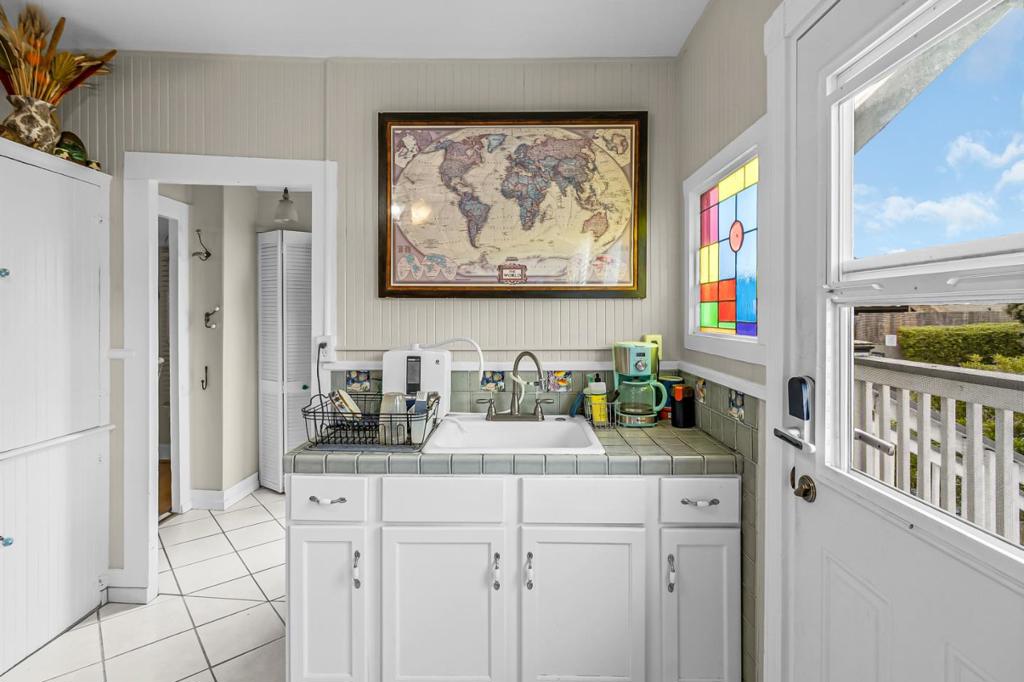 883 Lighthouse Avenue Property Photo 19