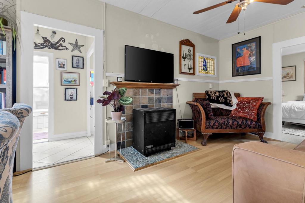 883 Lighthouse Avenue Property Photo 23