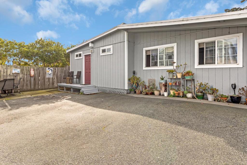 883 Lighthouse Avenue Property Photo 32