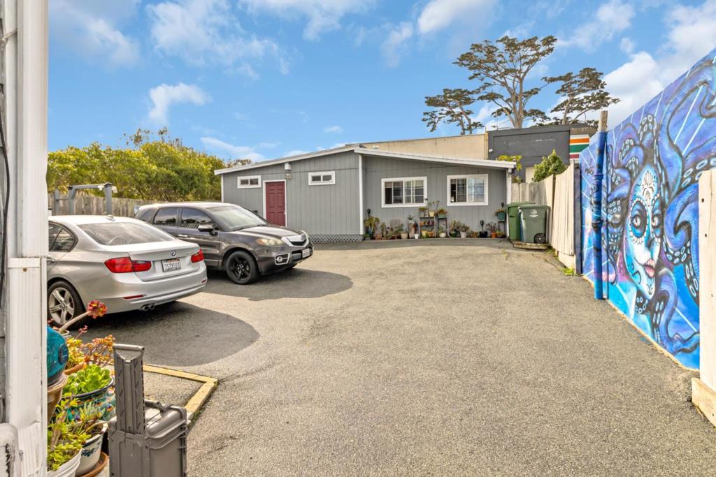 883 Lighthouse Avenue Property Photo 33