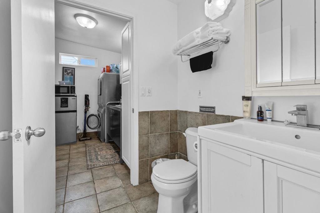 883 Lighthouse Avenue Property Photo 45