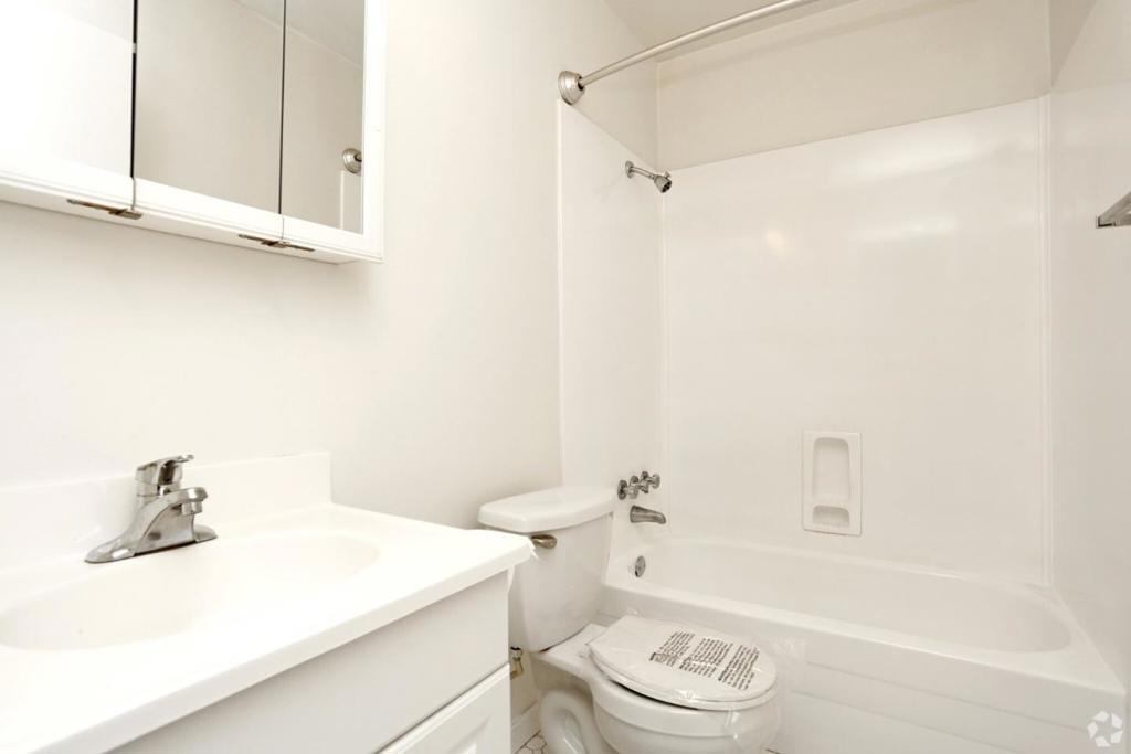 2275 Grove Way Property Photo 13