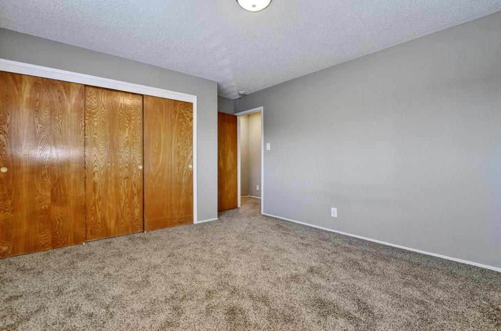2275 Grove Way Property Photo 17