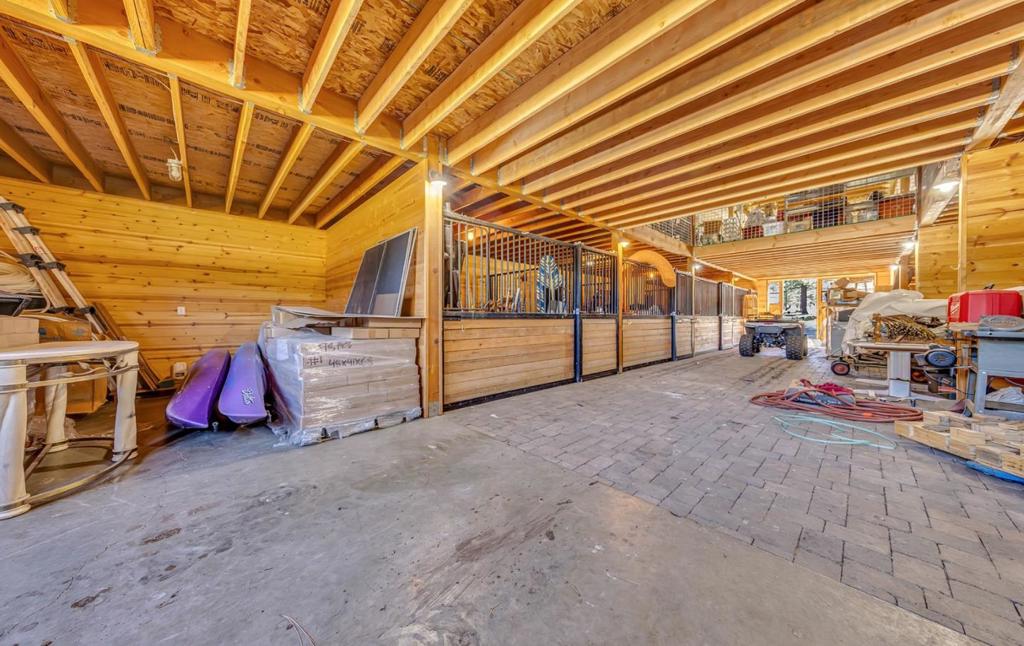 708200 Wingfield Road E Property Photo 16