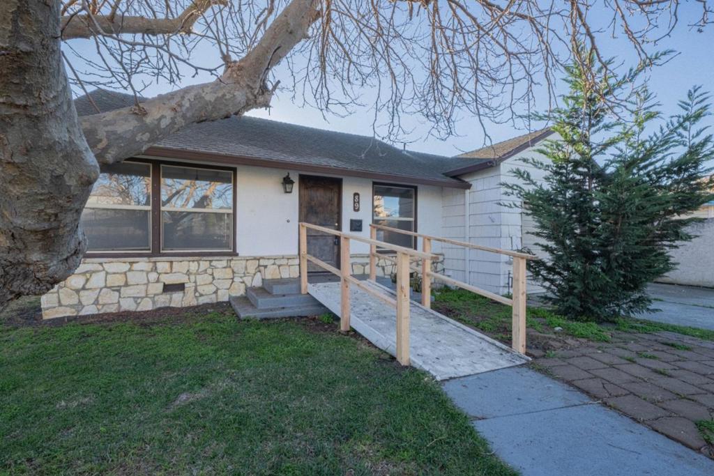 89 Clark Street Property Photo 4