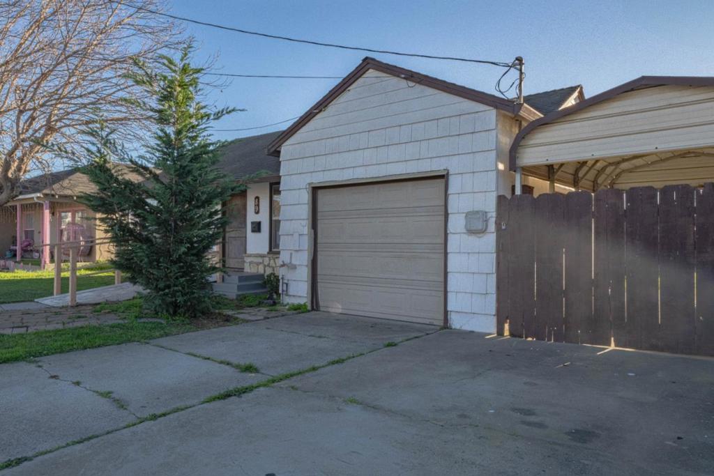 89 Clark Street Property Photo 5