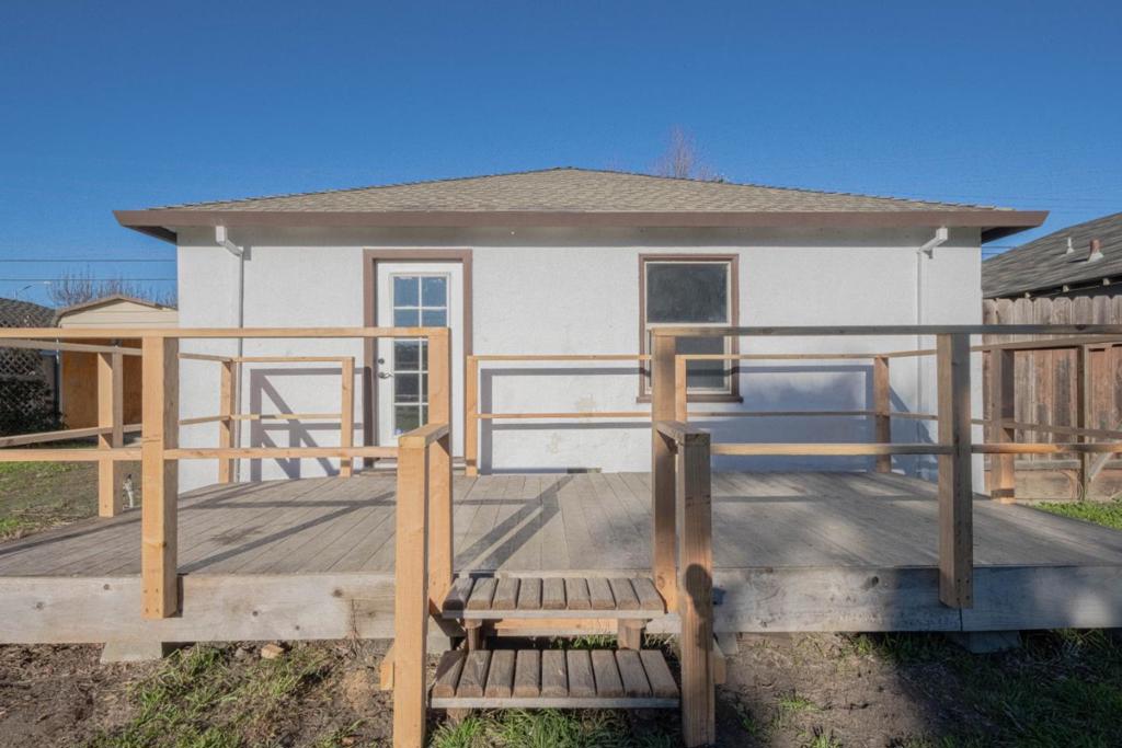 89 Clark Street Property Photo 21