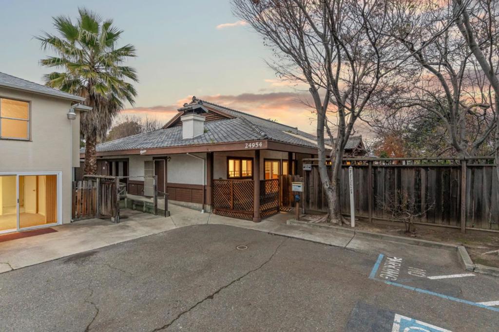 24952 Cypress Avenue Property Photo 17