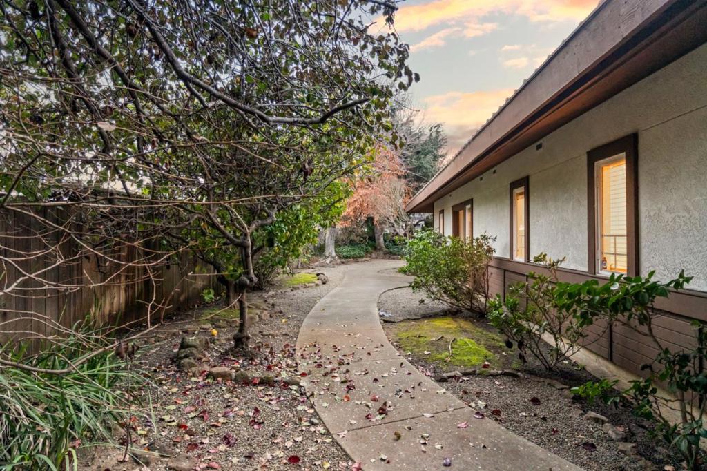 24952 Cypress Avenue Property Photo 18