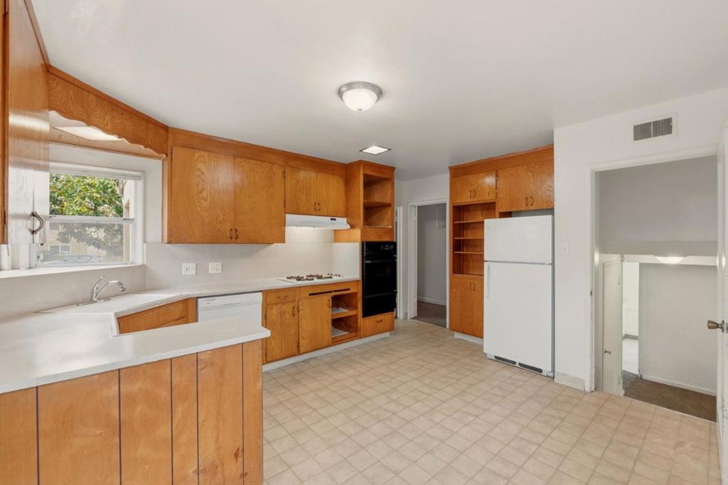 24952 Cypress Avenue Property Photo 79