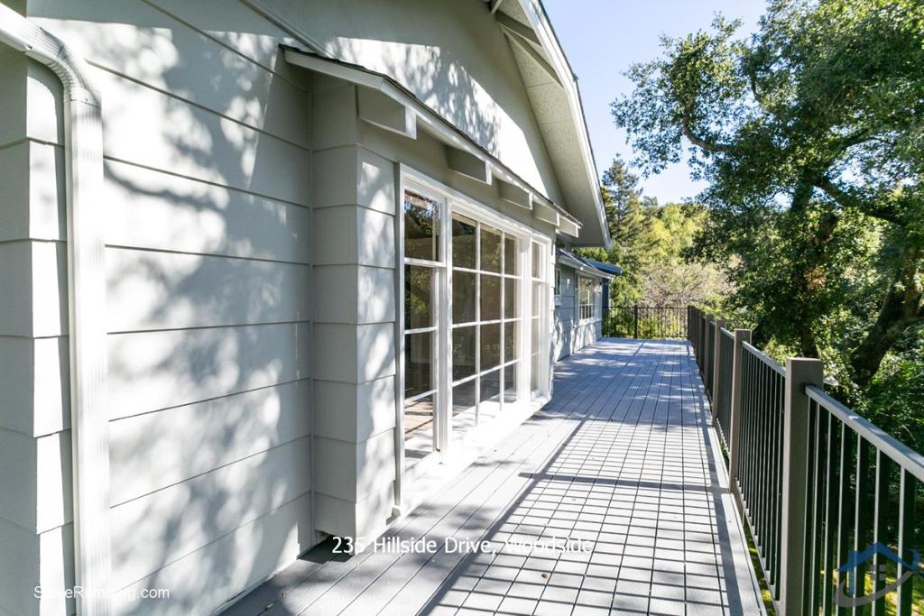 235 Hillside Drive Property Photo 4