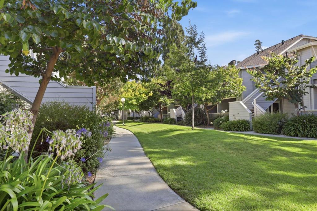 542 Shadowgraph Drive Property Photo 29