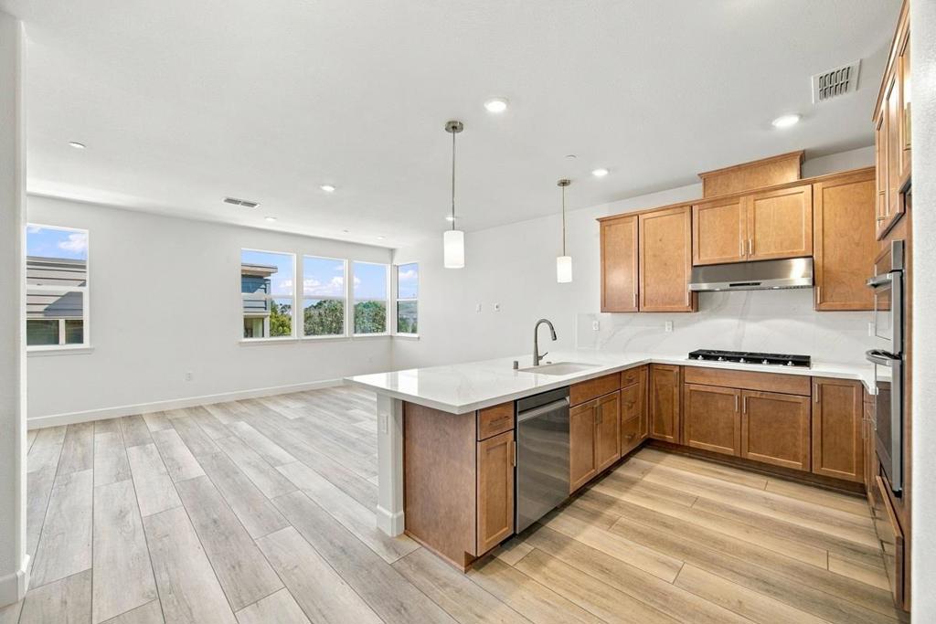 706 Morning View Property Photo 4
