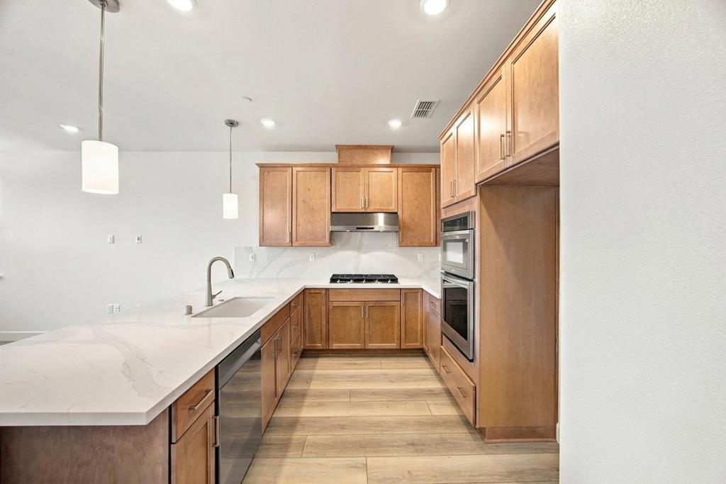 706 Morning View Property Photo 5