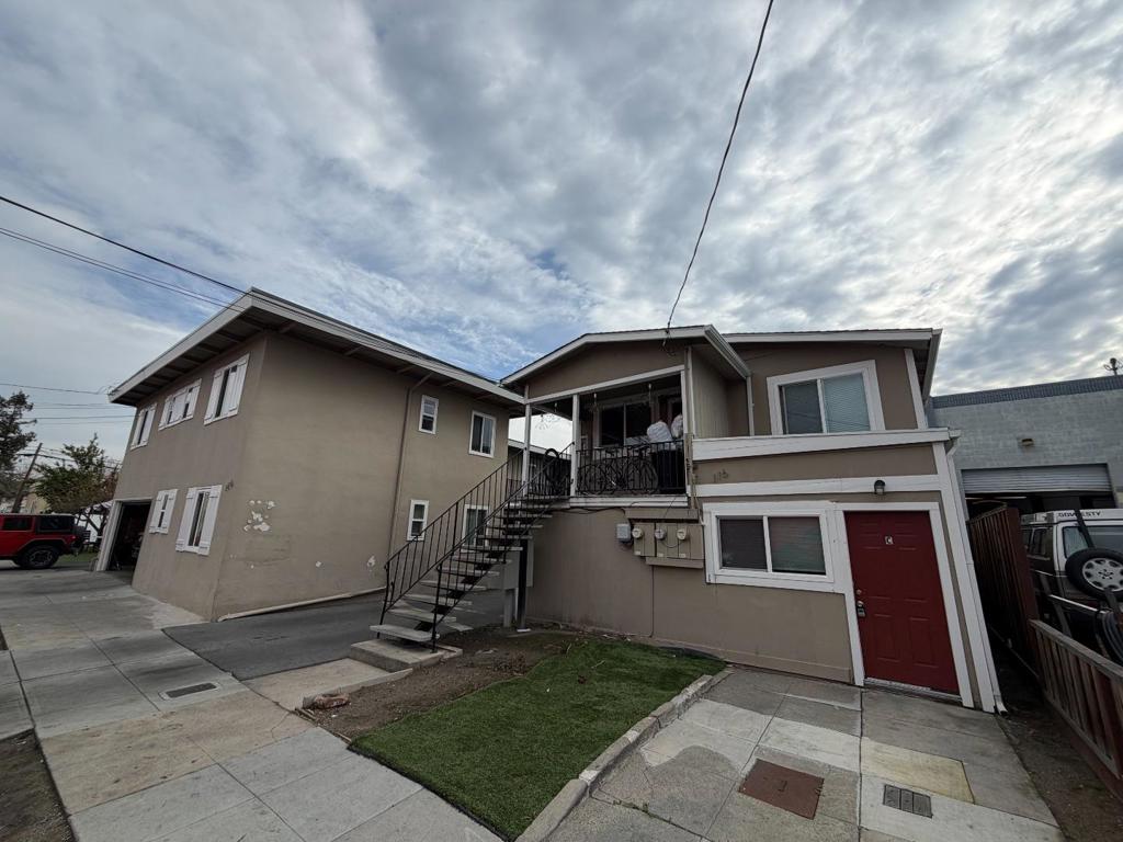 116 Pine Street Property Photo 2