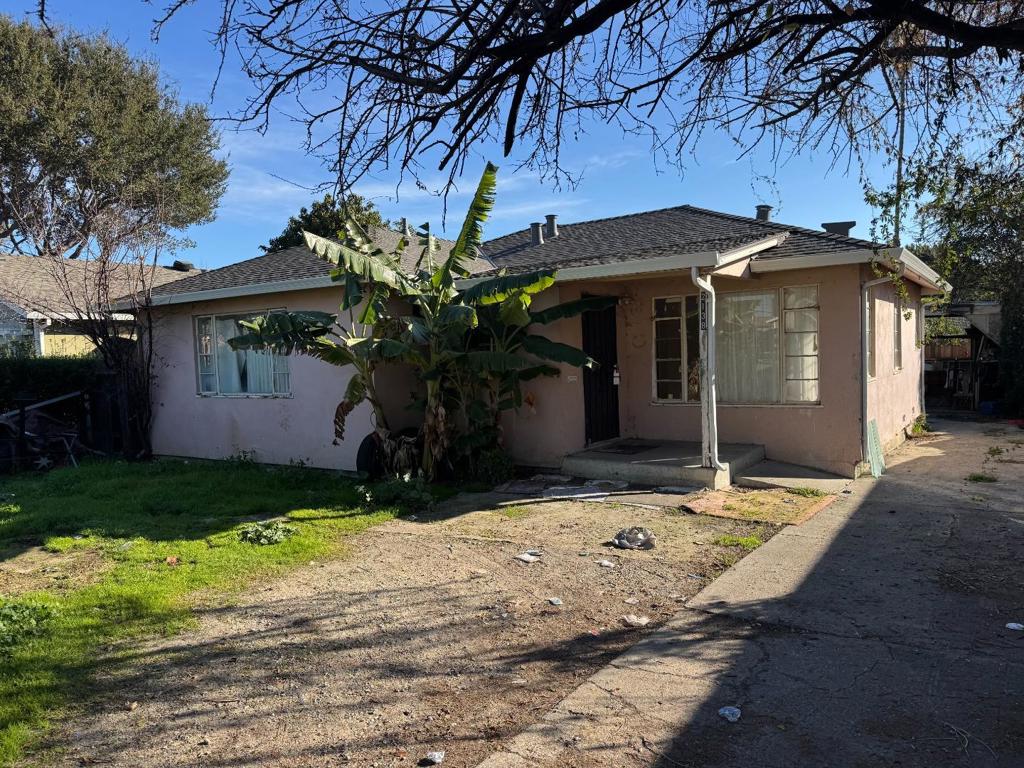 2138 Dumbarton Avenue Property Photo 1