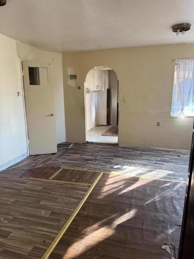 2138 Dumbarton Avenue Property Photo 3