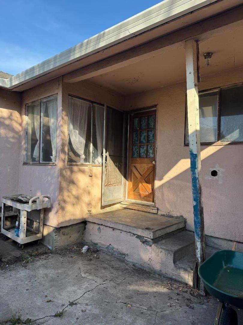 2138 Dumbarton Avenue Property Photo 10