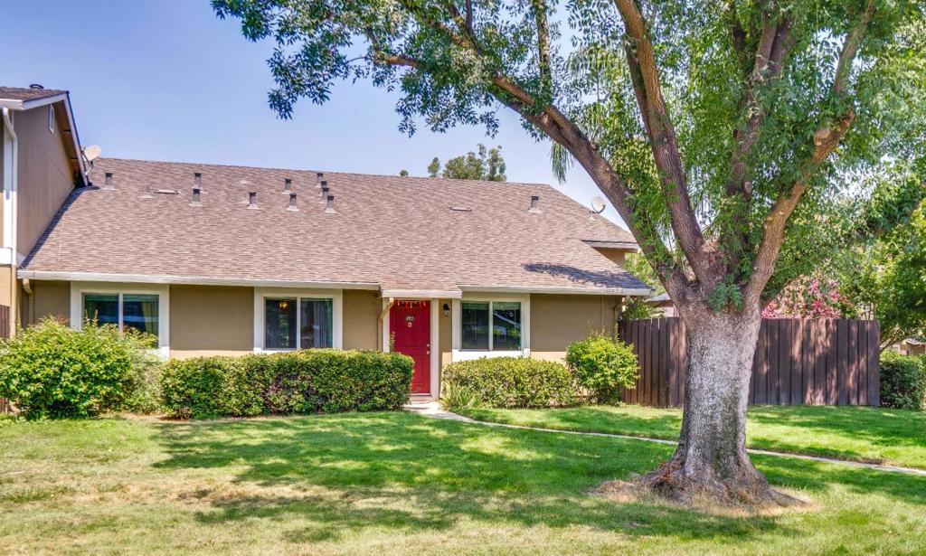 2315 Warfield Way A Property Photo 2