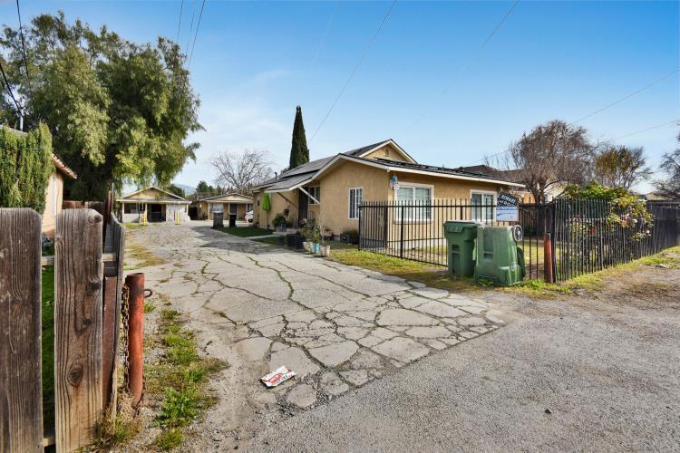 2138 E San Antonio Street Property Photo 2