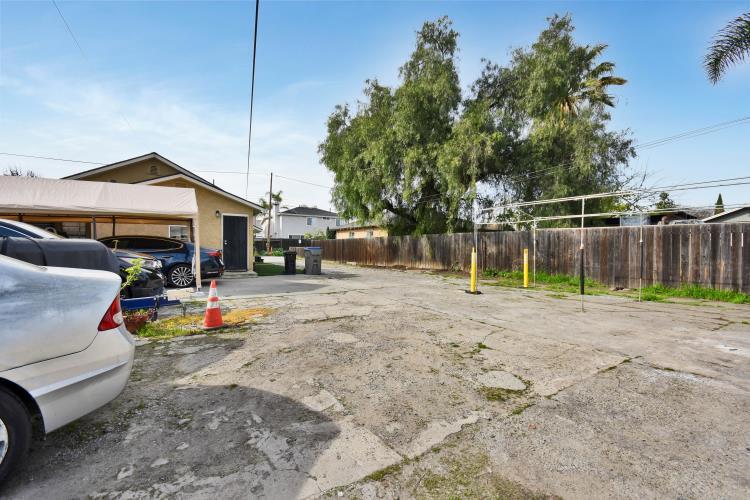 2138 E San Antonio Street Property Photo 5