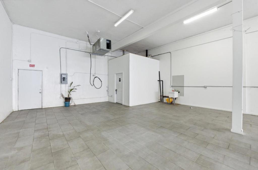 7101 International Boulevard Property Photo 11